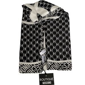 ❤️NWT boutique MOSCHINO 90x90cm